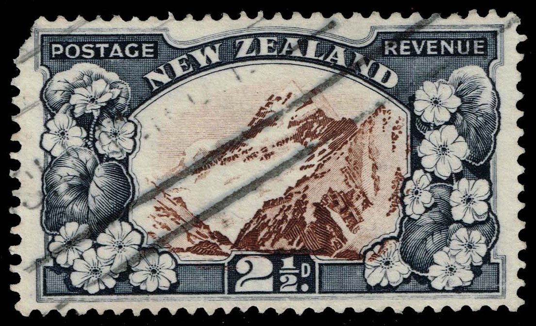 New Zealand #207 Mt. Cook and Mountain Lillies; Used