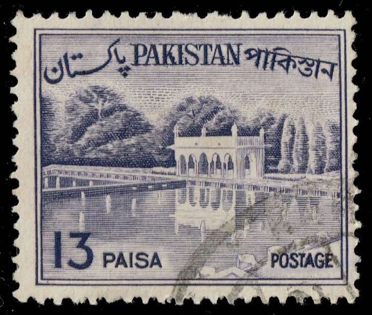 Pakistan #135a Shalimar Gardens; Used