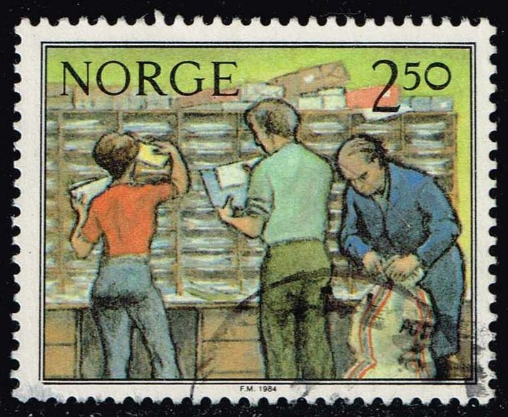 Norway #834 Sorting Mail; Used - Click Image to Close