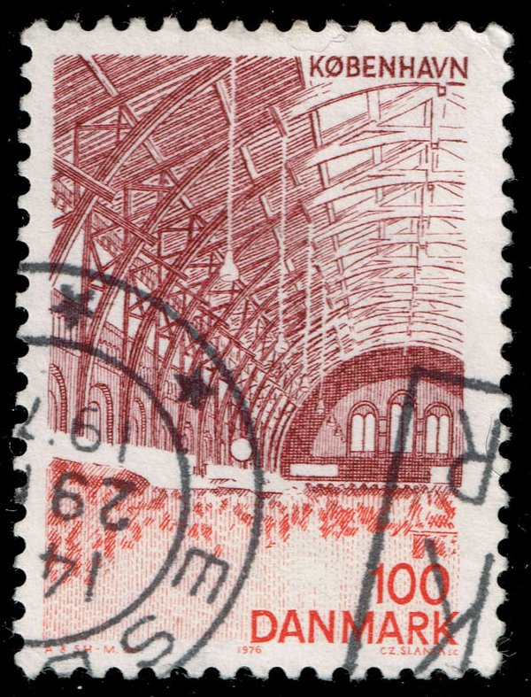 Denmark #588 Central Station; Used - Click Image to Close