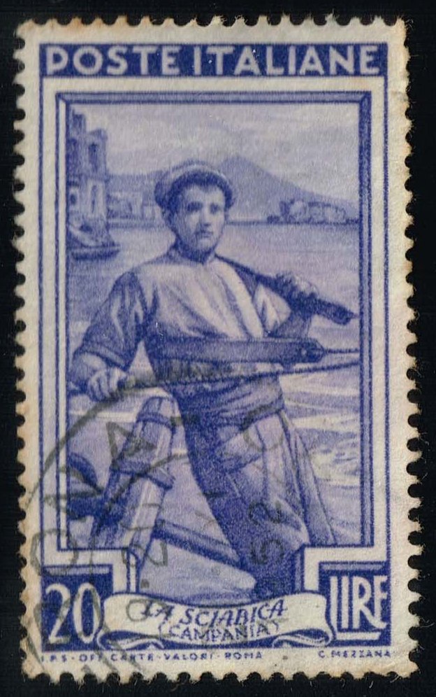 Italy #557 Fisherman; Used - Click Image to Close