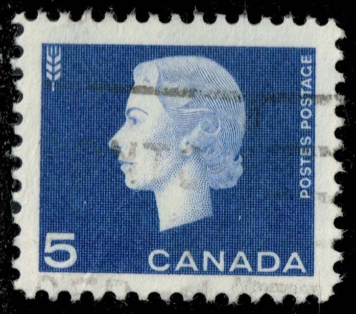Canada #405 Queen Elizabeth II and Wheat; Used - Click Image to Close