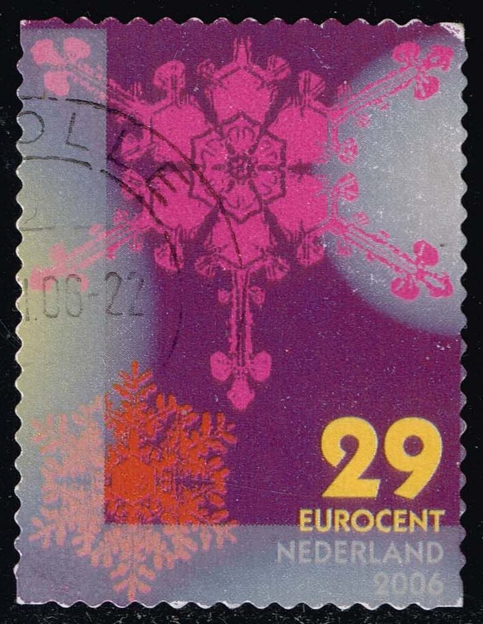 Netherlands #1258b Large Pink & Small Red Snowflakes; Used - Click Image to Close